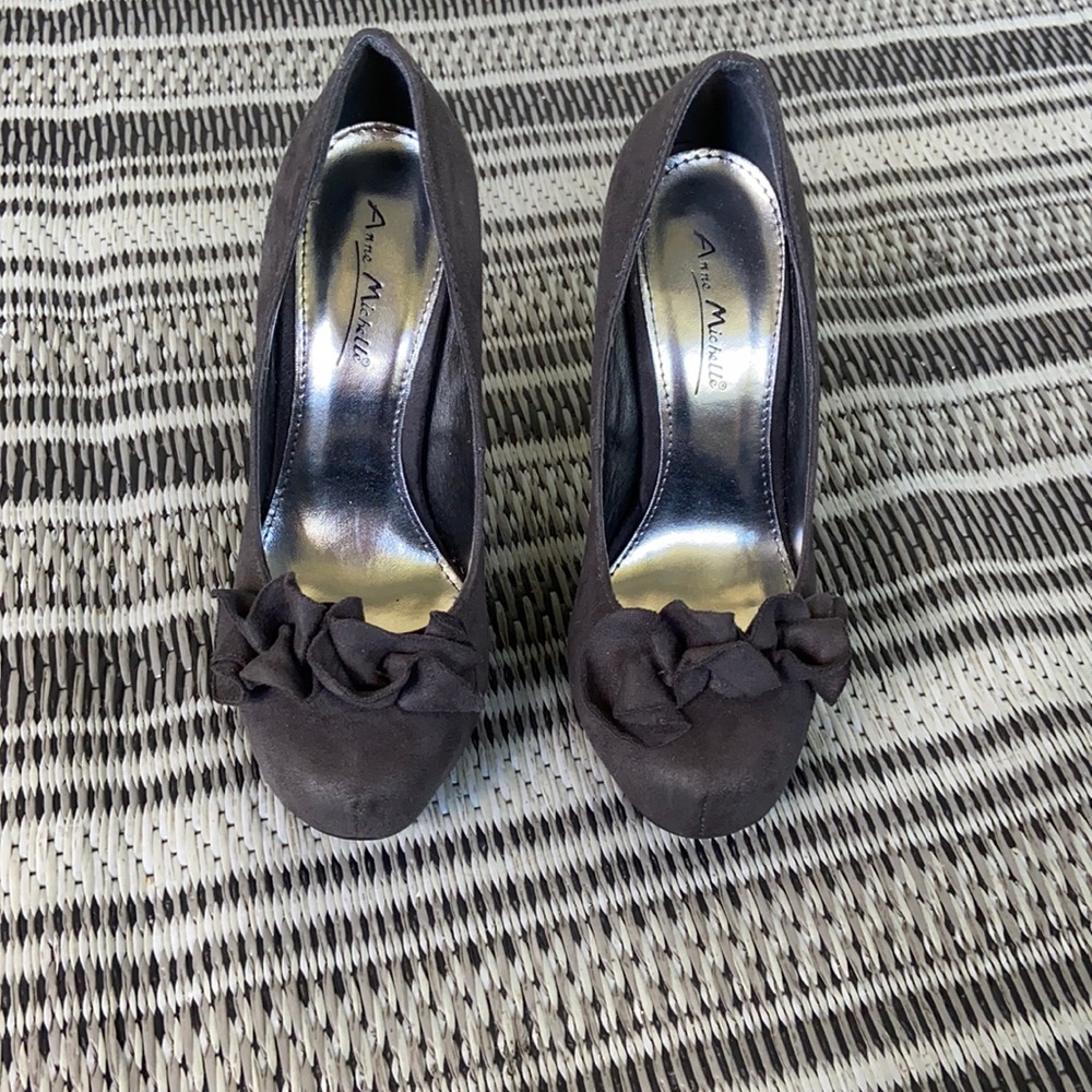Grey Anne Michelle pumps
